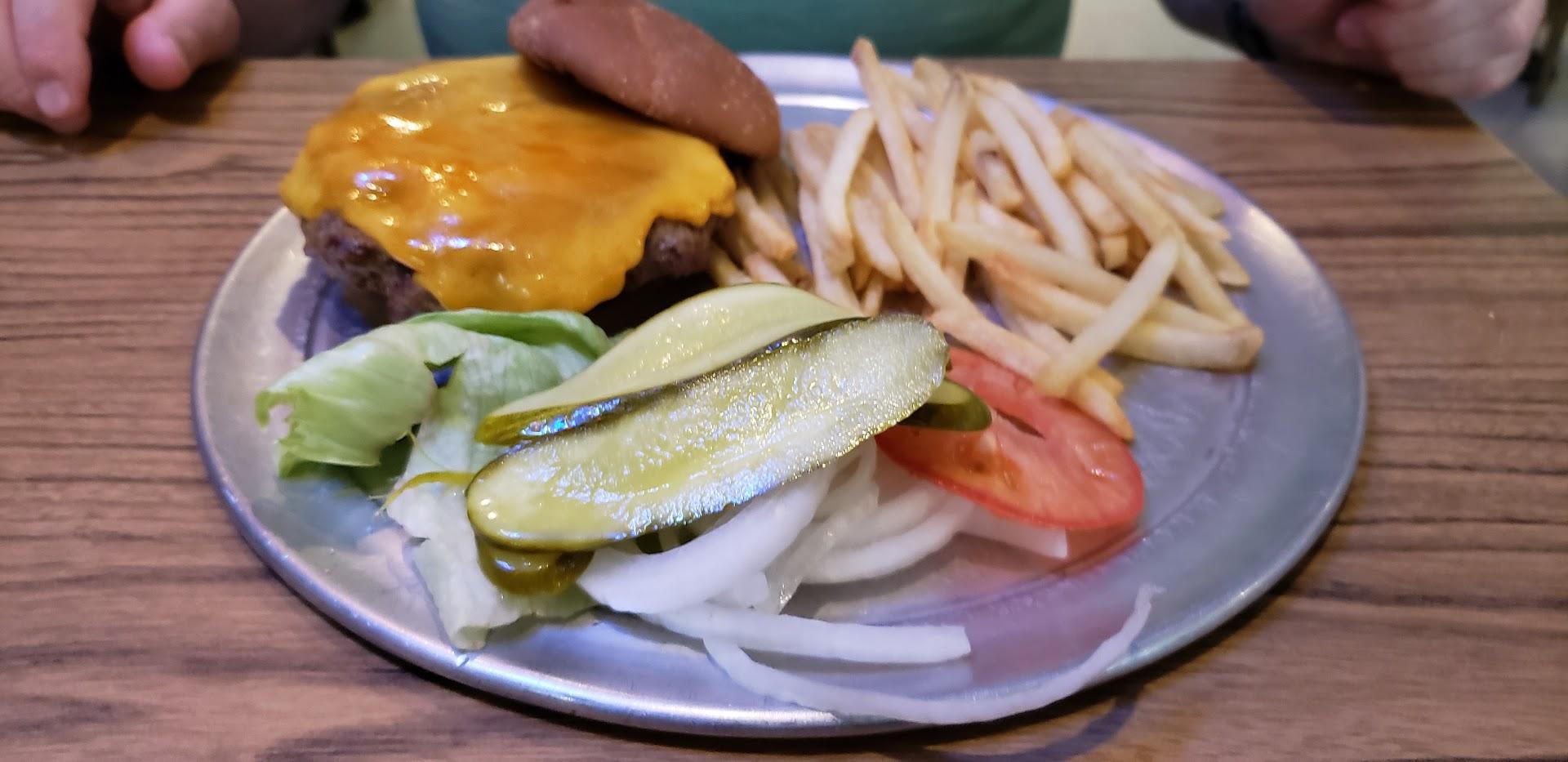 Veterans Pub & Pizza